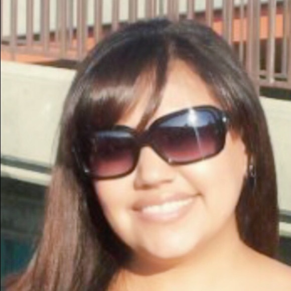 Meet your Posher, Sandy - Picture 1 of 1